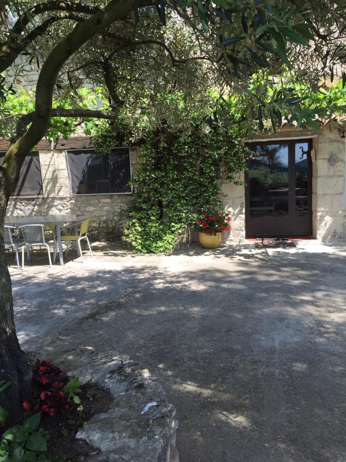 Le Castellas - Gite En Pleine Nature Montmirat Exterior foto